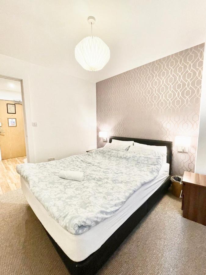 Lovely 2 - Bedroom Condo In Manchester City Centre Exteriör bild